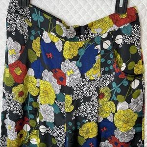 Fabulous fun silky floral pants. Violet & Claire. Comfy & flattering. Size L